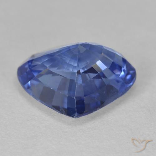 Safira Azul escuro médio Natural 4.73ct, Formato de pêra, VVS