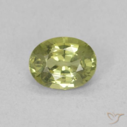 0.45ct Natural Verde oliva Safira, oval, VS