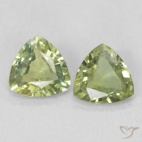 0.67ctw Natural Terra Pálida Verde Safira, Trilhão, VVS-VS