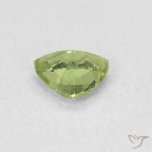 Safira Verde Vivo Claro Natural 0.40ct, Trilhão, VVS-VS