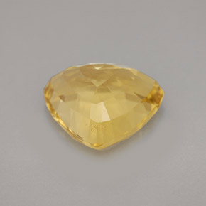 Escapolita amarelo natural 4,85ct, trillion, VVS-VS