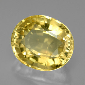 Escapolita amarelo natural 4,81ct, corte oval, VS