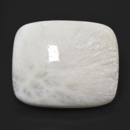 Escolecita Off white Natural 37.60ct, Almofada cortada, Opaco
