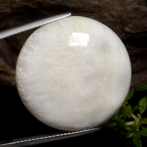 Escolecita branco natural 28,59ct, corte redondo, opaco