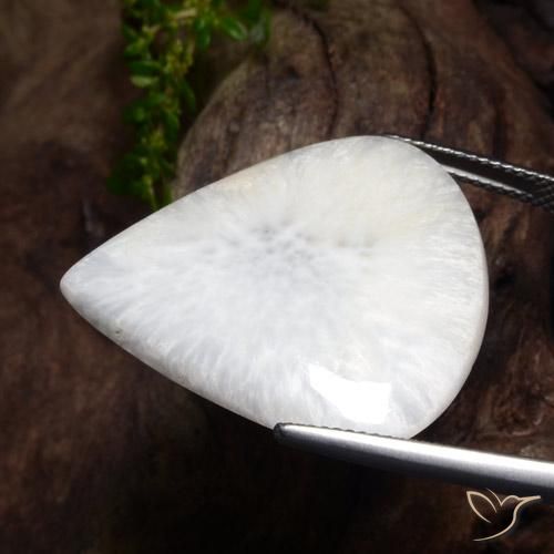 Escolecita Off white Natural 21.93ct, Formato de pêra, Opaco