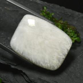Escolecita branco natural 17,38ct, forma extravagante, opaco
