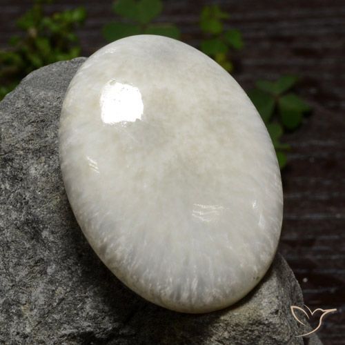 30.79ct Natural Off white Escolecita, oval, Opaco