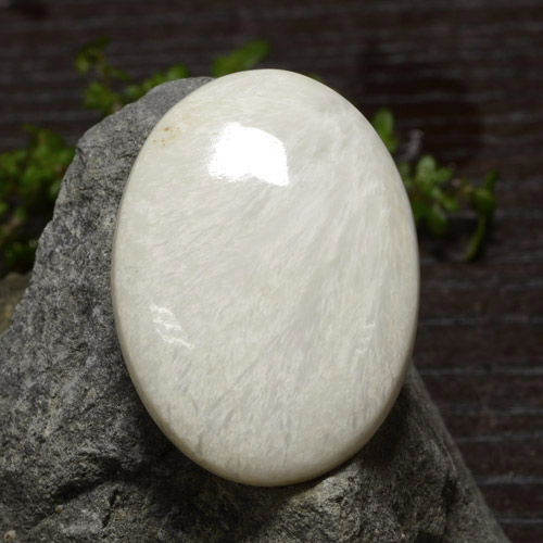 Escolecita branco quente Natural 31.41ct, Corte Oval, Opaco