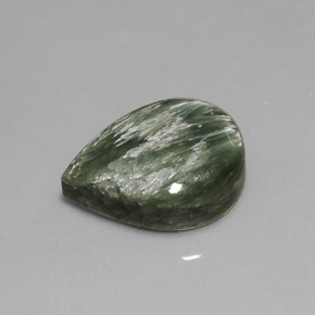 Serafinita verde natural 8,63ct, formato de pêra, opaco