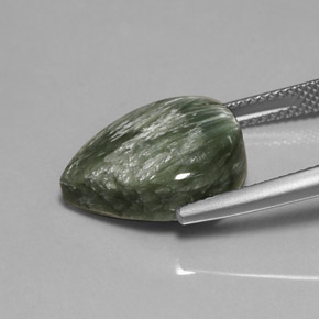 Serafinita verde natural 8,63ct, formato de pêra, opaco