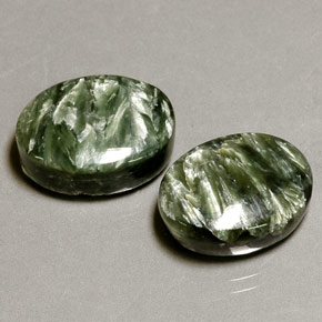 Pedras preciosas de serafinita verde natural de  ct, corte oval, opaco