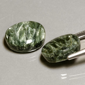 Pedras preciosas de serafinita verde natural de  ct, corte oval, opaco