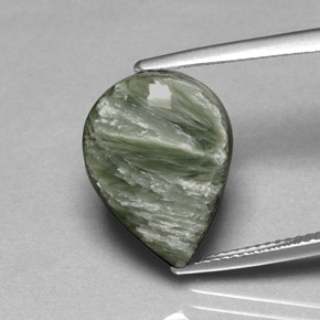 Serafinita verde natural 8,53ct, formato de pêra, opaco