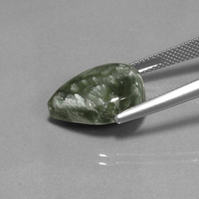Serafinita verde natural 8,25ct, formato de pêra, opaco