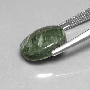 Serafinita verde natural 8,81ct, corte oval, opaco