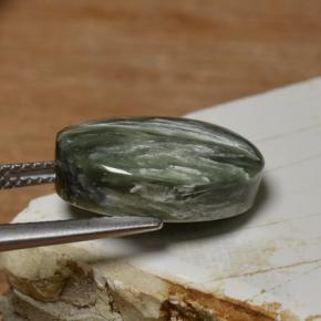 Serafinita verde natural 8,90ct, corte oval, opaco