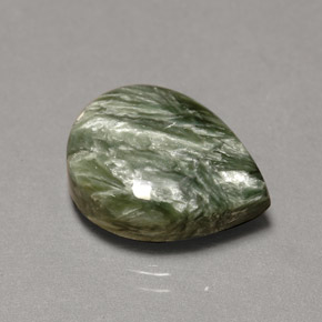 Serafinita verde natural 7,64ct, formato de pêra, opaco
