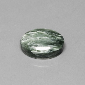 Serafinita verde natural 8,94ct, corte oval, opaco