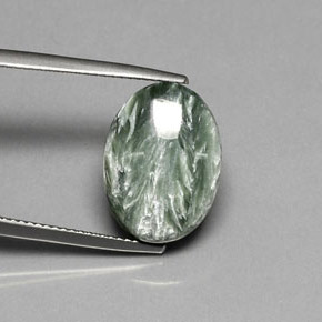 Serafinita verde natural 8,94ct, corte oval, opaco