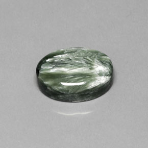 Serafinita verde natural 8,92ct, corte oval, opaco