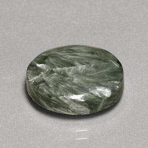 Serafinita verde natural 7,88ct, corte oval, opaco