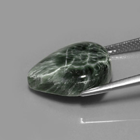 Serafinita verde natural 8,36ct, formato de pêra, opaco