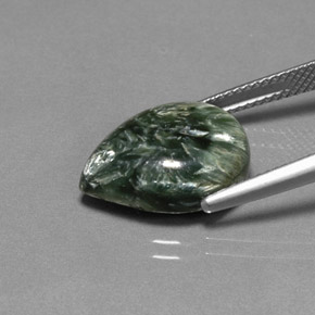 Serafinita verde natural 7,21ct, formato de pêra, opaco