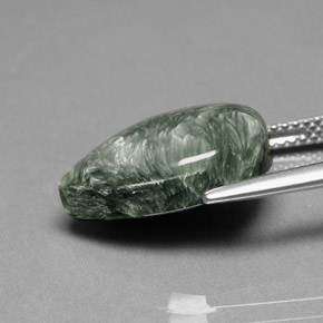 Serafinita verde natural 8,49ct, formato de pêra, opaco
