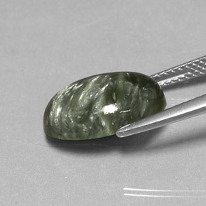 Serafinita verde natural 4,87ct, corte oval, opaco
