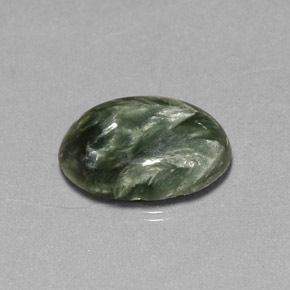 Serafinita verde natural 4,01ct, corte oval, opaco