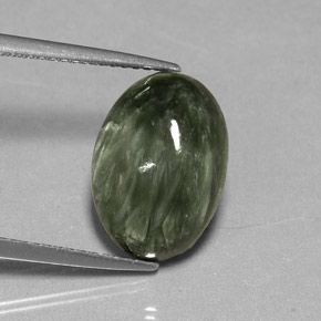 Serafinita verde natural 4,85ct, corte oval, opaco