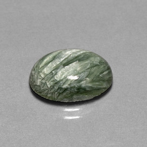 Serafinita verde natural 4,69ct, corte oval, opaco