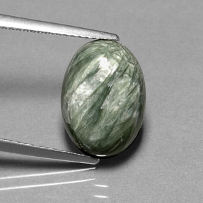 Serafinita verde natural 4,69ct, corte oval, opaco