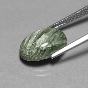 Serafinita verde natural 4,69ct, corte oval, opaco