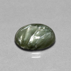 Serafinita verde natural 4,86ct, corte oval, opaco