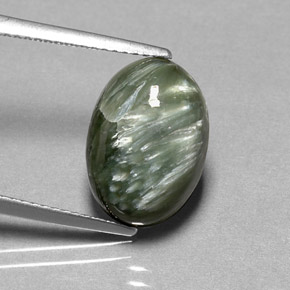 Serafinita verde natural 4,86ct, corte oval, opaco
