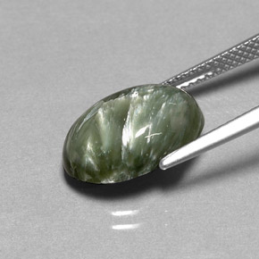 Serafinita verde natural 4,86ct, corte oval, opaco
