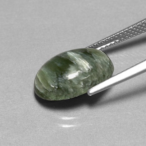 Serafinita verde natural 4,60ct, corte oval, opaco