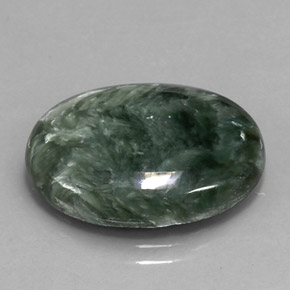 Serafinita verde natural 11,36ct, corte oval, opaco