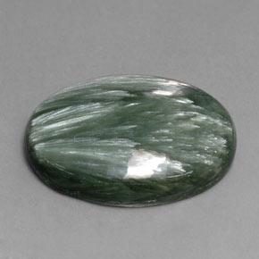 Serafinita verde natural 11,40ct, corte oval, opaco