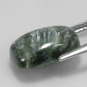 Serafinita verde natural 5,89ct, almofada cortada, opaco