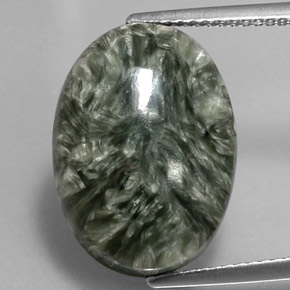 Serafinita verde natural 9,70ct, corte oval, opaco