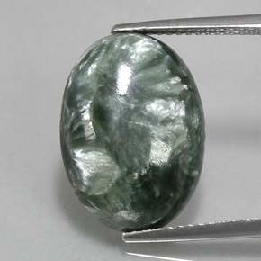 Serafinita verde natural 8,27ct, corte oval, opaco
