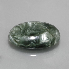 Serafinita verde natural 8,27ct, corte oval, opaco