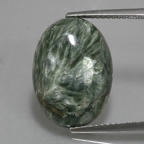 Serafinita verde natural 8,69ct, corte oval, opaco
