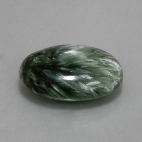 Serafinita verde natural 8,39ct, corte oval, opaco
