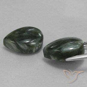 Pedras preciosas de Serafinita verde escuro natural de 11.87 ct, Formato de pêra, Opaco