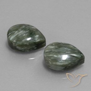 Pedras preciosas de Serafinita Verde Terroso natural de 12.57 ct, Formato de pêra, Opaco