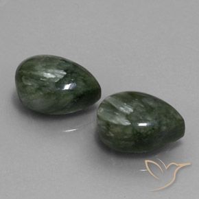 Pedras preciosas de Serafinita Verde médio natural de 12.23 ct, Formato de pêra, Opaco