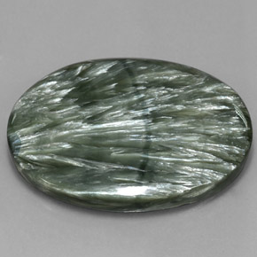 Serafinita verde natural 54,90ct, corte oval, opaco